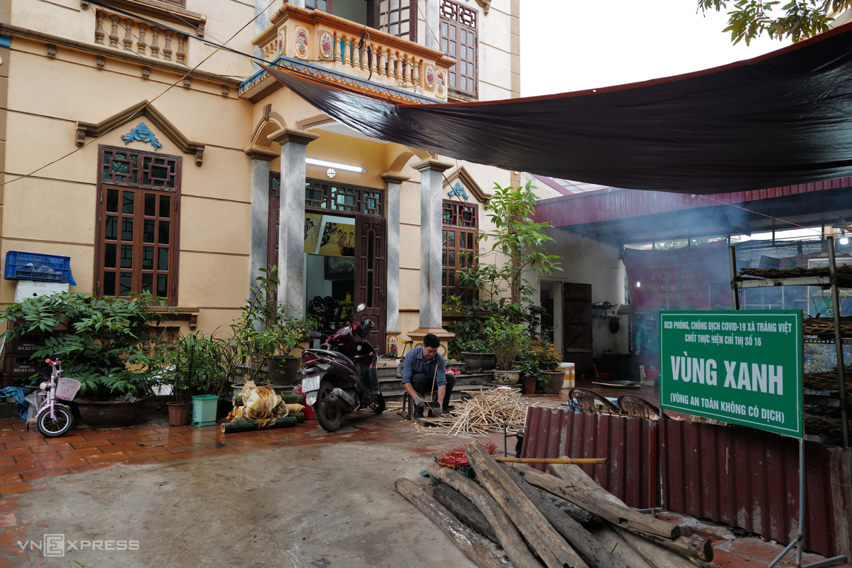 Nghề hun khói cá ở ngoại thành Hà Nội - Ảnh 1. Nghề hun khói cá ở ngoại thành Hà Nội - Ảnh 1.