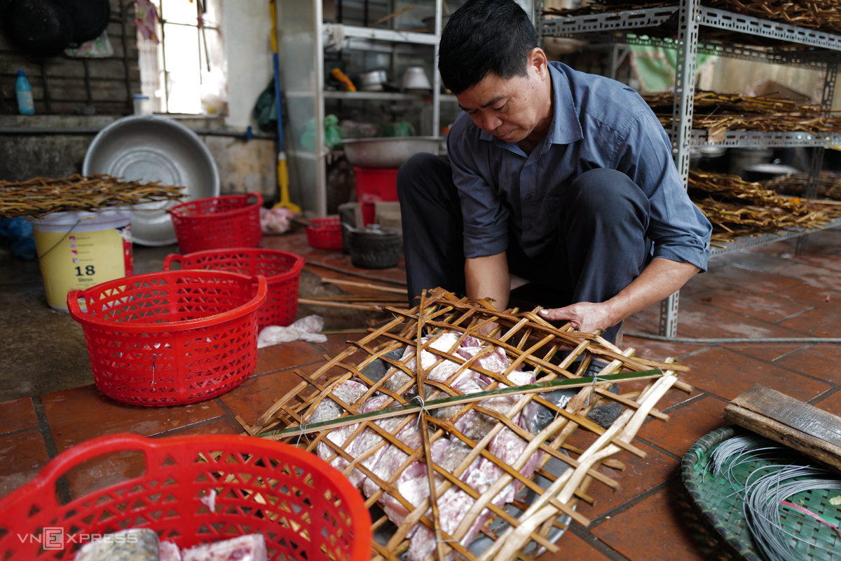 Nghề hun khói cá ở ngoại thành Hà Nội - Ảnh 4. Nghề hun khói cá ở ngoại thành Hà Nội - Ảnh 4.