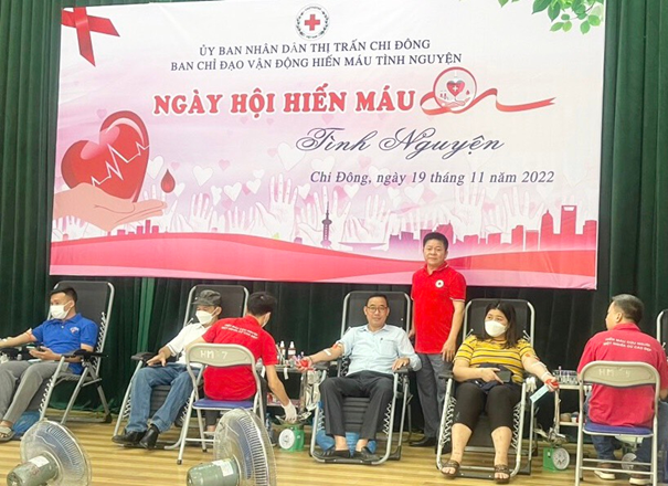 Huyện Mê Linh tổ chức hiến máu tình nguyện năm 2022 - Ảnh 1.
