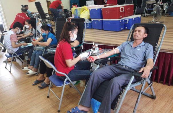 Huyện Mê Linh tổ chức hiến máu tình nguyện năm 2022 - Ảnh 2.