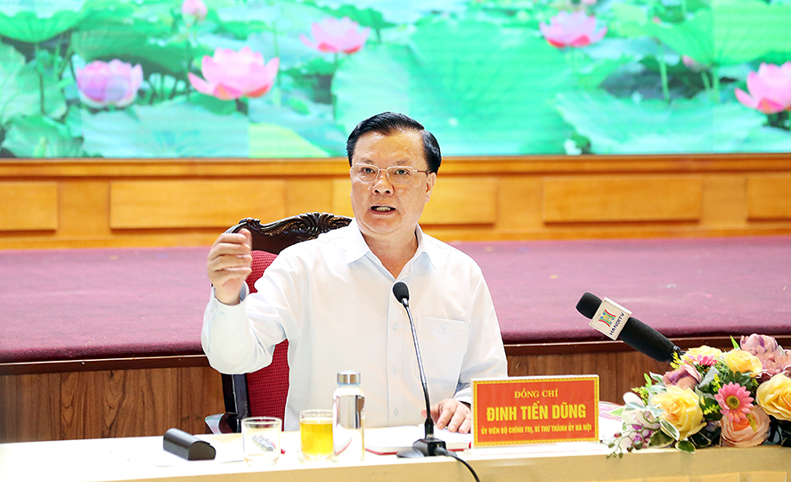 Kiểm tra dự án đường Vành đai 4, Bí thư Thành ủy Hà Nội yêu cầu phải sâu sát, quyết liệt từng việc hơn nữa - Ảnh 7.