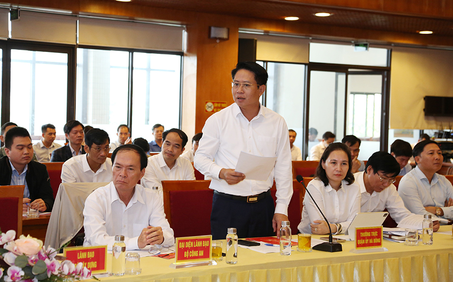 Kiểm tra dự án đường Vành đai 4, Bí thư Thành ủy Hà Nội yêu cầu phải sâu sát, quyết liệt từng việc hơn nữa - Ảnh 4.