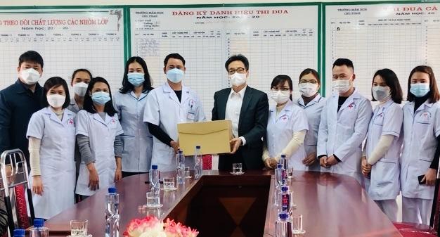 Phó Thủ tướng Vũ Đức Đam thăm, chúc mừng Bệnh viện Đa khoa huyện Mê Linh và Trạm y tế lưu động xã Chu Phan - Ảnh 4.
