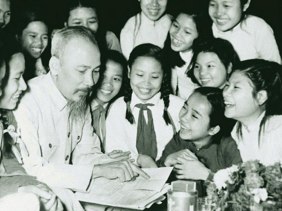 Chủ tịch Hồ Chí Minh – người thầy vĩ đại của cách mạng Việt Nam - Ảnh 1.