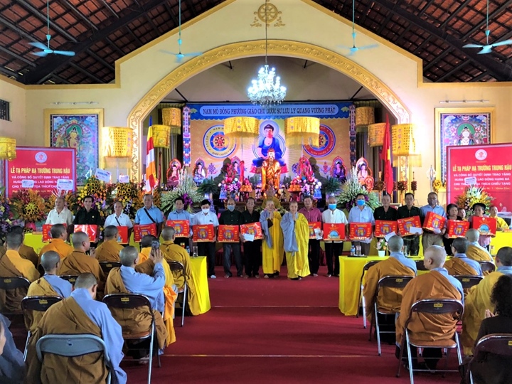 Hà Nội: Lễ tạ Pháp Hạ trường Trung Hậu và công bố quyết định trao tặng Huân chương lao động Hạng Ba cho TT. Thích Chiếu Tạng - Phật Sự Online - Ảnh 7.