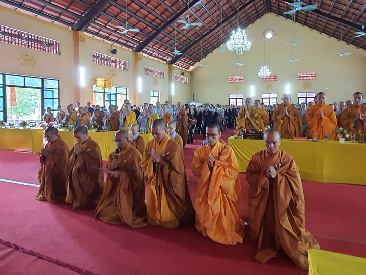 Hà Nội: Lễ tạ Pháp Hạ trường Trung Hậu và công bố quyết định trao tặng Huân chương lao động Hạng Ba cho TT. Thích Chiếu Tạng - Phật Sự Online - Ảnh 8.