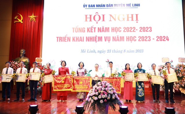 Tiếp tục xây dựng đội ngũ nhà giáo Mê Linh tâm huyết, trách nhiệm, đạo đức trong sáng, chuyên môn, nghiệp vụ giỏi- Ảnh 1. Tiếp tục xây dựng đội ngũ nhà giáo Mê Linh tâm huyết, trách nhiệm, đạo đức trong sáng, chuyên môn, nghiệp vụ giỏi- Ảnh 1.