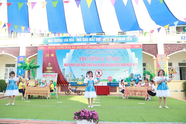 Trường Tiểu học Chi Đông hưởng ứng "Ngày Pháp luật nước Cộng hòa XHCN Việt Nam" năm 2023 - Ảnh 2. Trường Tiểu học Chi Đông hưởng ứng "Ngày Pháp luật nước Cộng hòa XHCN Việt Nam" năm 2023 - Ảnh 2.