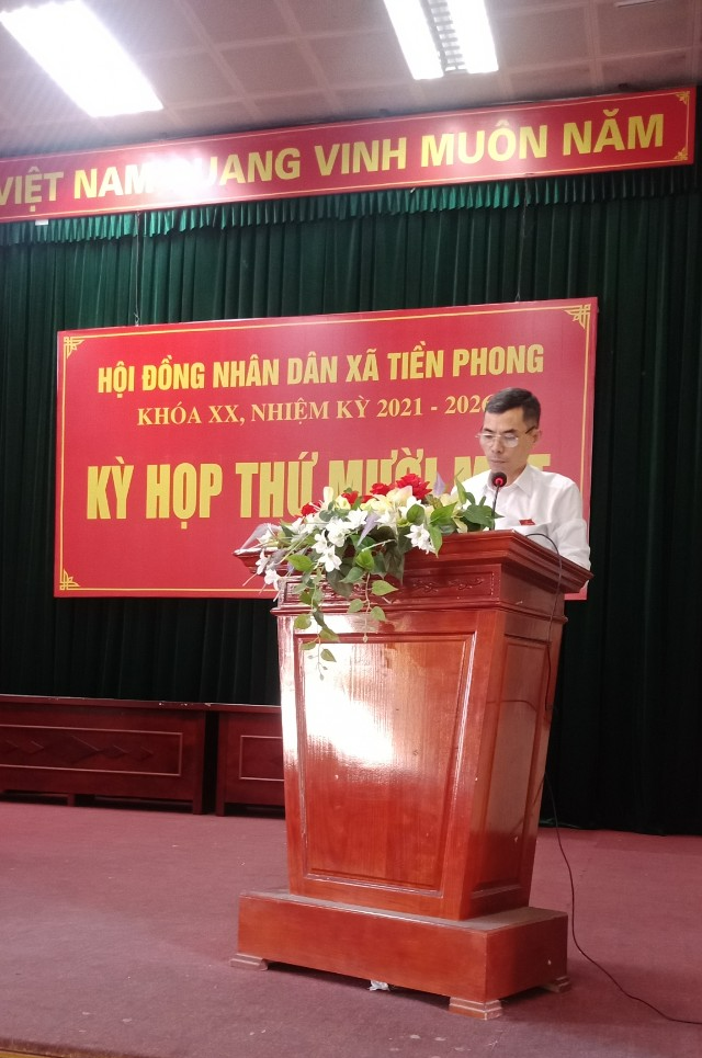 KỲ HỌP THỨ 11 HĐND XÃ TIỀN PHONG KHÓA XX NHIỆM KỲ 2021-2026 THÀNH CÔNG TỐT ĐẸP - Ảnh 2. KỲ HỌP THỨ 11 HĐND XÃ TIỀN PHONG KHÓA XX NHIỆM KỲ 2021-2026 THÀNH CÔNG TỐT ĐẸP - Ảnh 2.