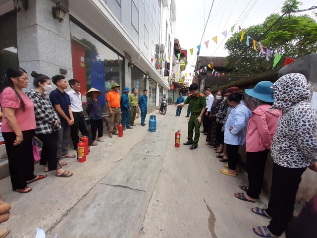 Huyện Mê Linh tăng cường công tác phòng cháy chữa cháy và cứu nạn cứu hộ - Ảnh 2.