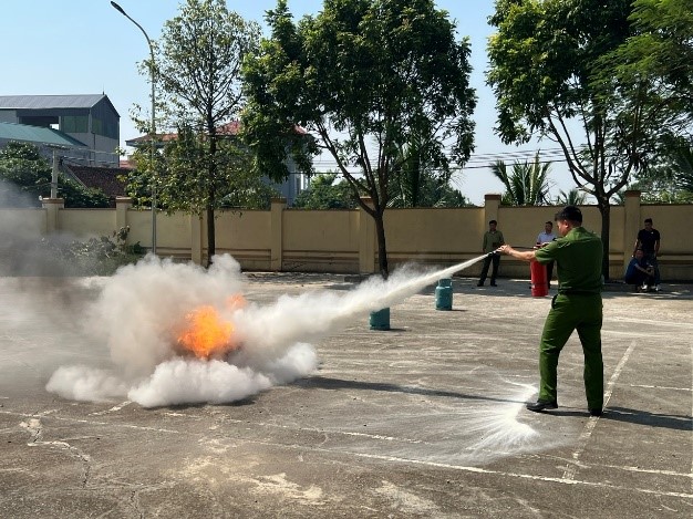 Xã Tiến Thắng tập huấn, tuyên truyền, phổ biến kiến thưc về phòng cháy, chữa cháy và cứu nạn, cứu hộ năm 2024.- Ảnh 9.