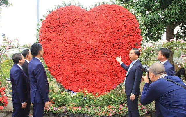 Festival Hoa Mê Linh lần thứ 2, năm 2024 - Lễ hội Hoa lớn nhất miền Bắc- Ảnh 3.