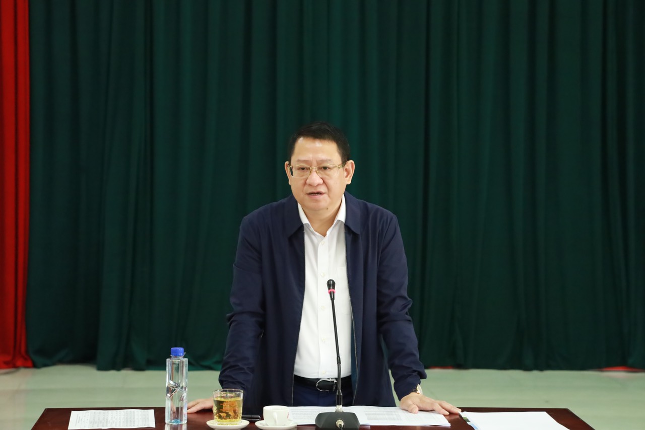 Chủ tịch UBND huyện Mê Linh Hoàng Anh Tuấn làm việc với các gia đình tại thôn Tân Châu, xã Chu Phan- Ảnh 3.