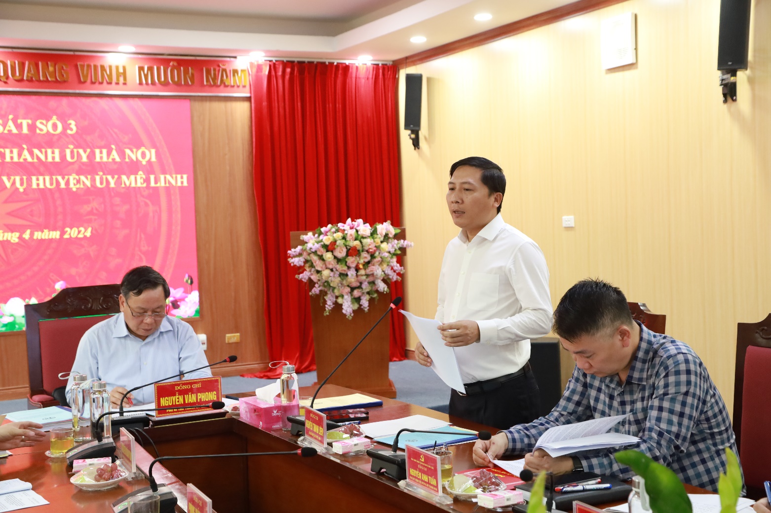 Đoàn giám sát của Ban Thường vụ Thành ủy làm việc với Ban Thường vụ Huyện ủy Mê Linh- Ảnh 3.
