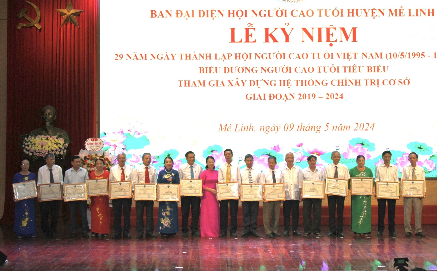 Mê Linh: Kỷ niệm 29 năm ngày thành lập Hội Người cao tuổi Việt Nam; biểu dương người cao tuổi tiêu biểu tham gia xây dựng hệ thống chính trị cơ sở giai đoạn 2019 - 2024- Ảnh 1.