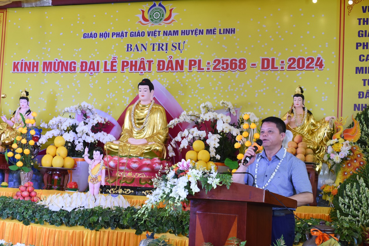 Phó Chủ tịch UBND huyện Mê Linh Lê Văn Khương dự Đại lễ Phật đản năm 2024 tại chùa Hương Vân- Ảnh 2. Phó Chủ tịch UBND huyện Mê Linh Lê Văn Khương dự Đại lễ Phật đản năm 2024 tại chùa Hương Vân- Ảnh 2.