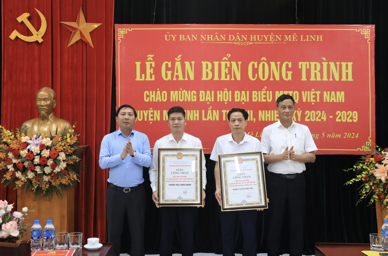 Mê Linh: Gắn biển 02 công trình chào mừng Đại hội đại biểu MTTQ huyện Mê Linh lần thứ XII, nhiệm kỳ 2024-2029- Ảnh 1.