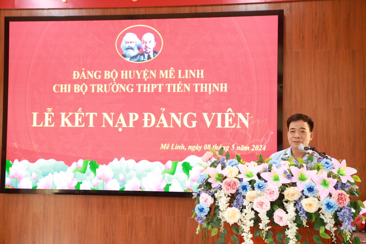 Mê Linh: Chi bộ trường THPT Tiến Thịnh kết nạp Đảng cho ba học sinh ưu tú đầu tiên- Ảnh 2.