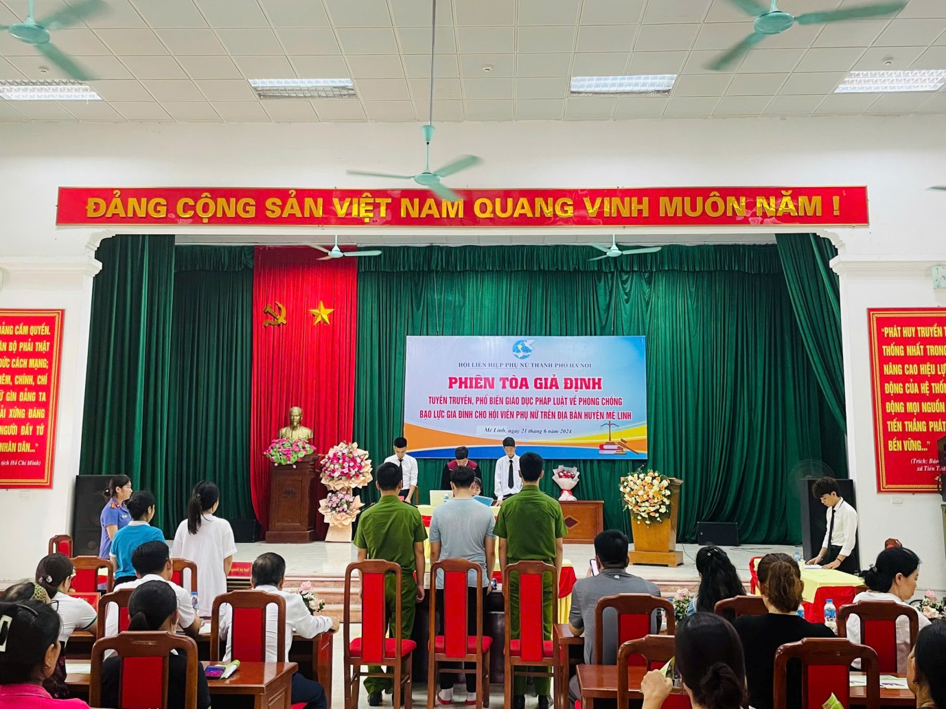 Hội LHPN Mê Linh tổ chức phiên tòa giả định phòng, chống bạo lực gia đình- Ảnh 1.