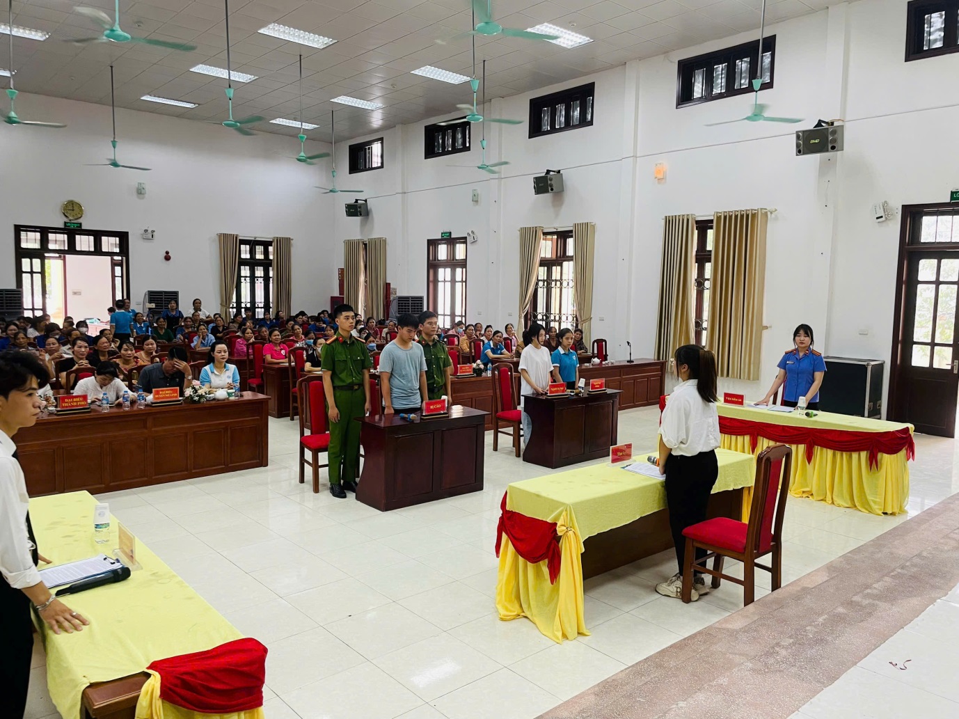 Hội LHPN Mê Linh tổ chức phiên tòa giả định phòng, chống bạo lực gia đình- Ảnh 2.