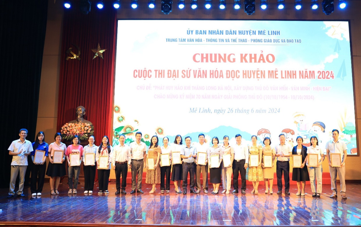 Chung khảo Cuộc thi Đại sứ Văn hóa đọc huyện Mê Linh năm 2024- Ảnh 4.