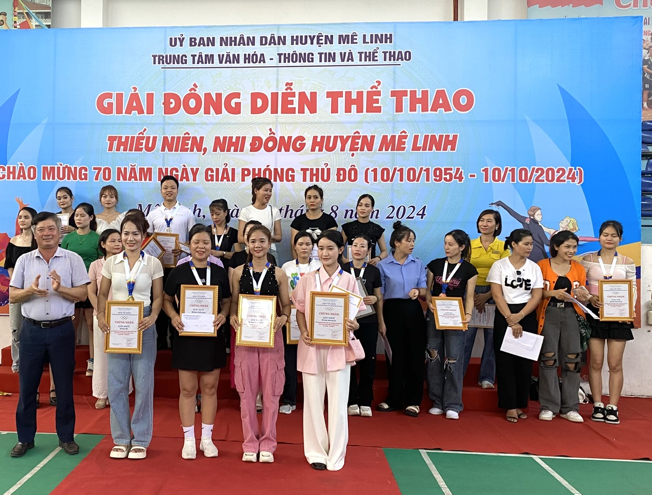 Sôi động giải đồng diễn thể thao thiếu niên nhi đồng huyện Mê Linh- Ảnh 3. Sôi động giải đồng diễn thể thao thiếu niên nhi đồng huyện Mê Linh- Ảnh 3.