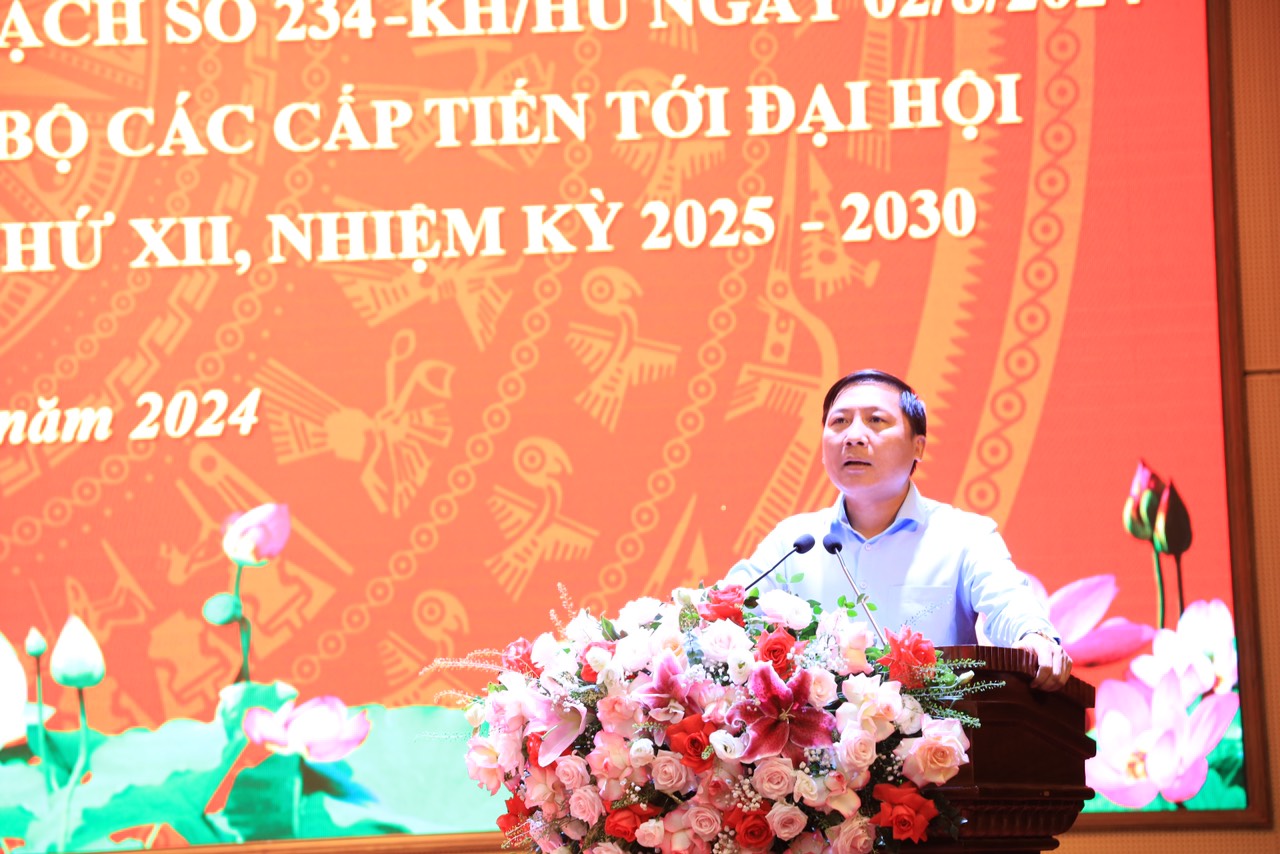 Mê Linh: Hơn 300 đại biểu được quán triệt, triển khai Chỉ thị số 35-CT/TW ngày 14/6/2024 của Bộ Chính trị (khóa XIII) về Đại hội Đảng bộ các cấp nhiệm kỳ 2025-2030- Ảnh 3. Mê Linh: Hơn 300 đại biểu được quán triệt, triển khai Chỉ thị số 35-CT/TW ngày 14/6/2024 của Bộ Chính trị (khóa XIII) về Đại hội Đảng bộ các cấp nhiệm kỳ 2025-2030- Ảnh 3.