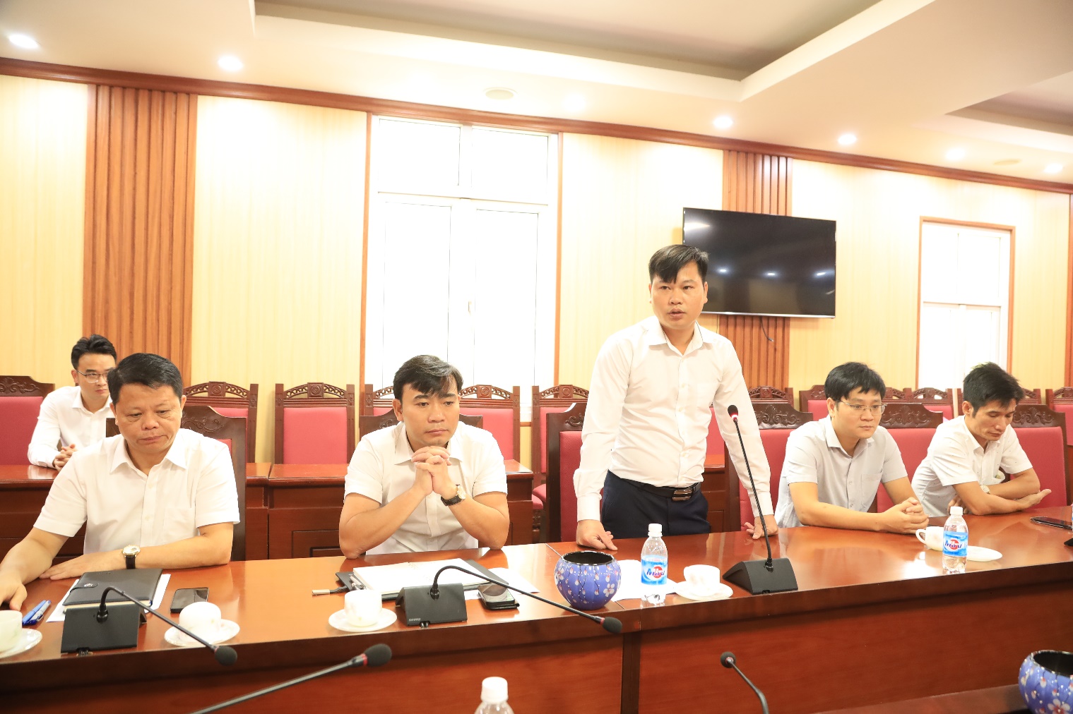 UBND huyện Mê Linh bổ nhiệm Phó trưởng Phòng Tài nguyên và Môi trường- Ảnh 3. UBND huyện Mê Linh bổ nhiệm Phó trưởng Phòng Tài nguyên và Môi trường- Ảnh 3.