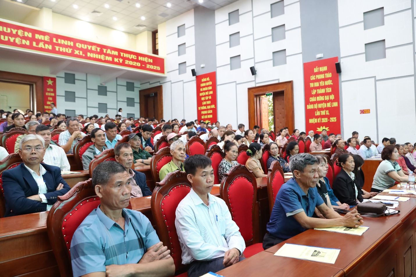 Diễn đàn Khuyến nông @ Nhịp cầu nhà nông giúp nông dân huyện Mê Linh nâng cao kiến thức, áp dụng kỹ thuật vào sản xuất- Ảnh 2. Diễn đàn Khuyến nông @ Nhịp cầu nhà nông giúp nông dân huyện Mê Linh nâng cao kiến thức, áp dụng kỹ thuật vào sản xuất- Ảnh 2.