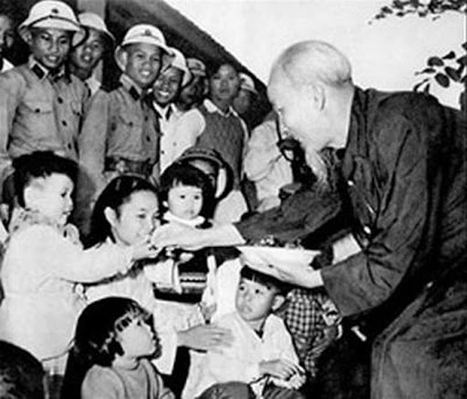 BÀI TUYÊN TRUYỀN
135 NĂM NGÀY SINH NHẬT BÁC (19/5/1890 - 19/5/2025)
- Ảnh 2. BÀI TUYÊN TRUYỀN
135 NĂM NGÀY SINH NHẬT BÁC (19/5/1890 - 19/5/2025)
- Ảnh 2.