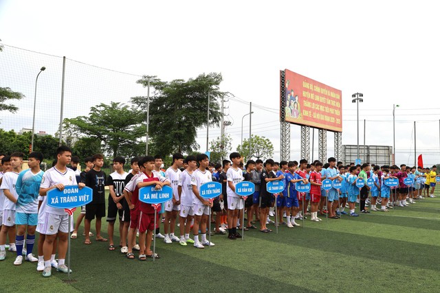 Khai mạc Giải Bóng đá thiếu niên huyện Mê Linh năm 2022 - Ảnh 1.