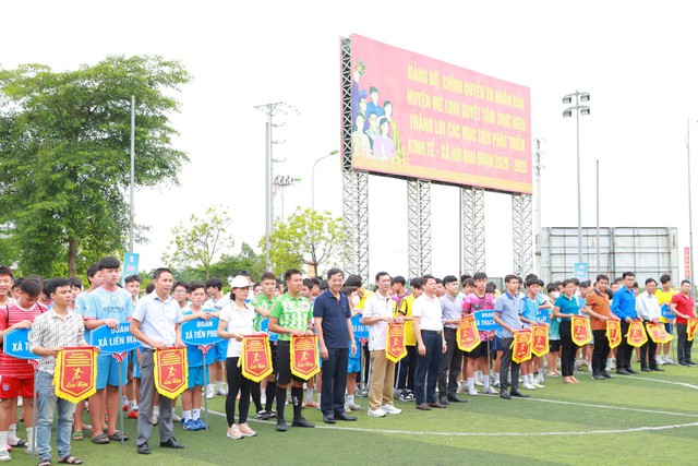 Khai mạc Giải Bóng đá thiếu niên huyện Mê Linh năm 2022 - Ảnh 2.