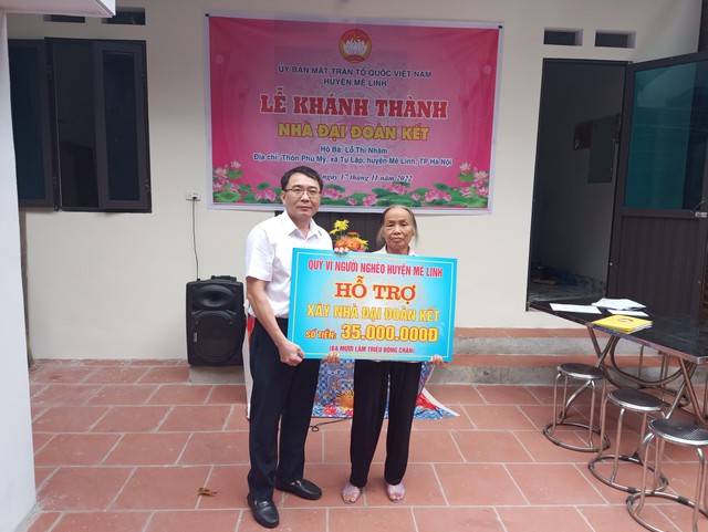 Ủy ban MTTQ Việt Nam huyện Mê Linh tổ chức Lễ khánh thành nhà Đại đoàn kết cho 02 hộ gia đình nghèo tại xã Tự Lập - Ảnh 1.