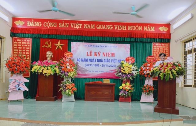 Xã Vạn Yên: Kỷ niệm 40 năm ngày Nhà giáo Việt Nam (20/11/1982-20/11/2022) - Ảnh 9.