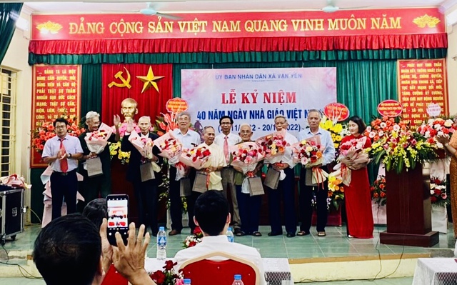 Xã Vạn Yên: Kỷ niệm 40 năm ngày Nhà giáo Việt Nam (20/11/1982-20/11/2022) - Ảnh 12.
