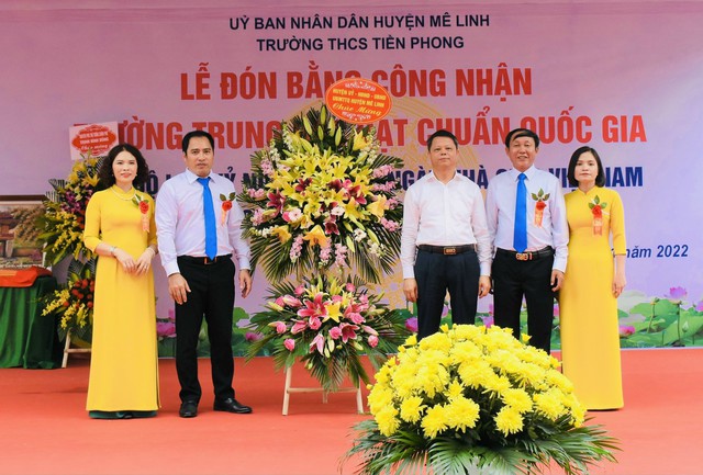Trường THCS Tiền Phong tổ chức Lễ đón Bằng công nhận trường chuẩn Quốc gia và Kỷ niệm 40 năm Ngày Nhà giáo Việt Nam - Ảnh 4. Trường THCS Tiền Phong tổ chức Lễ đón Bằng công nhận trường chuẩn Quốc gia và Kỷ niệm 40 năm Ngày Nhà giáo Việt Nam - Ảnh 4.