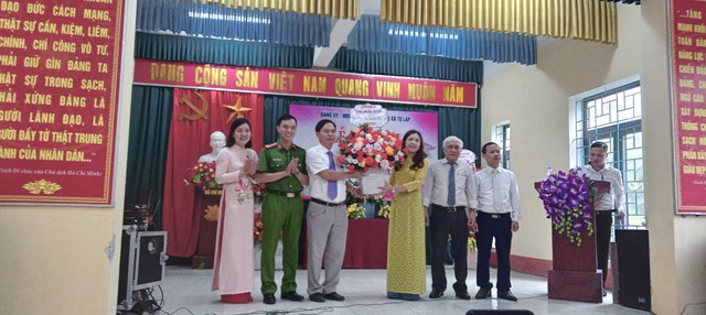 Xã Tự Lập long trọng tổ chức lễ kỷ niệm 40 năm ngày Nhà giáo Việt Nam (20/11/1982 – 20/11/2022) - Ảnh 10.