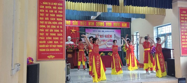 Xã Tự Lập long trọng tổ chức lễ kỷ niệm 40 năm ngày Nhà giáo Việt Nam (20/11/1982 – 20/11/2022) - Ảnh 12.