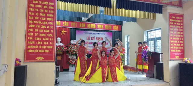 Xã Tự Lập long trọng tổ chức lễ kỷ niệm 40 năm ngày Nhà giáo Việt Nam (20/11/1982 – 20/11/2022) - Ảnh 13.