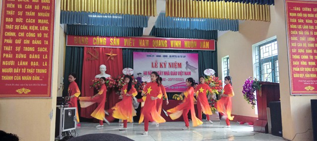 Xã Tự Lập long trọng tổ chức lễ kỷ niệm 40 năm ngày Nhà giáo Việt Nam (20/11/1982 – 20/11/2022) - Ảnh 25.