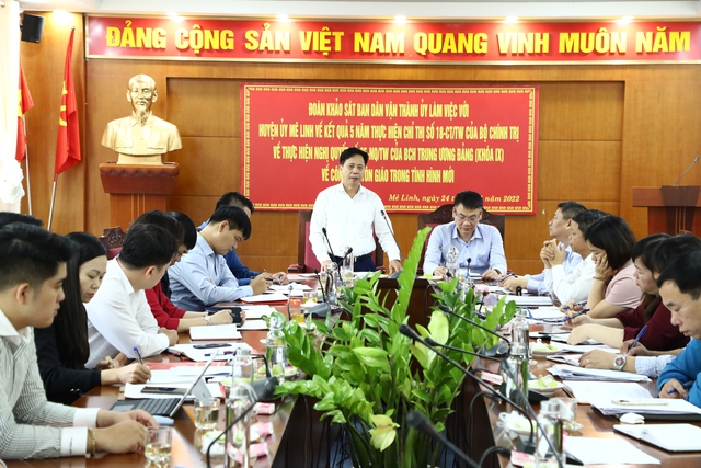 Đoàn khảo sát của Ban Dân vận Thành uỷ khảo sát công tác tôn giáo tại huyện Mê Linh - Ảnh 4.