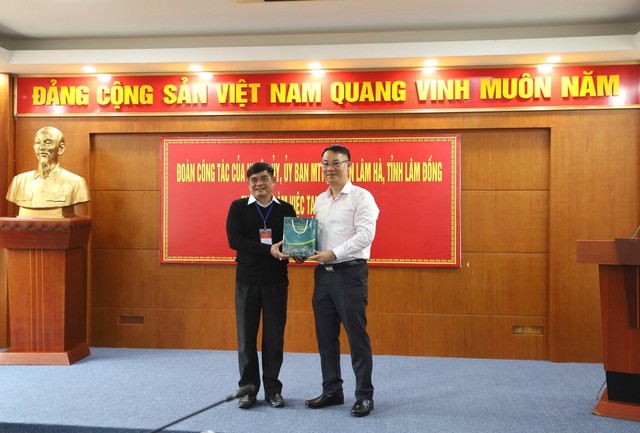 Đoàn công tác huyện Lâm Hà, tỉnh Lâm Đồng thăm, làm việc với huyện Mê Linh - Ảnh 4.