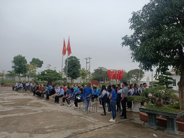 LỄ PHÁT ĐỘNG “TỔNG VỆ SINH MÔI TRƯỜNG” CHÀO MỪNG HUYỆN MÊ LINH ĐẠT CHUẨN NÔNG THÔN MỚI - Ảnh 4. LỄ PHÁT ĐỘNG “TỔNG VỆ SINH MÔI TRƯỜNG” CHÀO MỪNG HUYỆN MÊ LINH ĐẠT CHUẨN NÔNG THÔN MỚI - Ảnh 4.