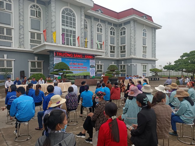 LỄ PHÁT ĐỘNG “TỔNG VỆ SINH MÔI TRƯỜNG” CHÀO MỪNG HUYỆN MÊ LINH ĐẠT CHUẨN NÔNG THÔN MỚI - Ảnh 4. LỄ PHÁT ĐỘNG “TỔNG VỆ SINH MÔI TRƯỜNG” CHÀO MỪNG HUYỆN MÊ LINH ĐẠT CHUẨN NÔNG THÔN MỚI - Ảnh 4.