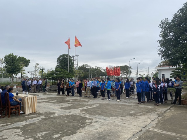 LỄ PHÁT ĐỘNG “TỔNG VỆ SINH MÔI TRƯỜNG” CHÀO MỪNG HUYỆN MÊ LINH ĐẠT CHUẨN NÔNG THÔN MỚI - Ảnh 1. LỄ PHÁT ĐỘNG “TỔNG VỆ SINH MÔI TRƯỜNG” CHÀO MỪNG HUYỆN MÊ LINH ĐẠT CHUẨN NÔNG THÔN MỚI - Ảnh 1.