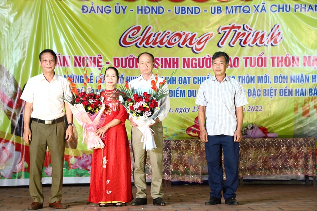 Chương trình Văn nghệ chào mừng Lễ công bố và đón nhận đón nhận huyện Mê Linh đạt chuẩn nông thôn mới - Ảnh 1.