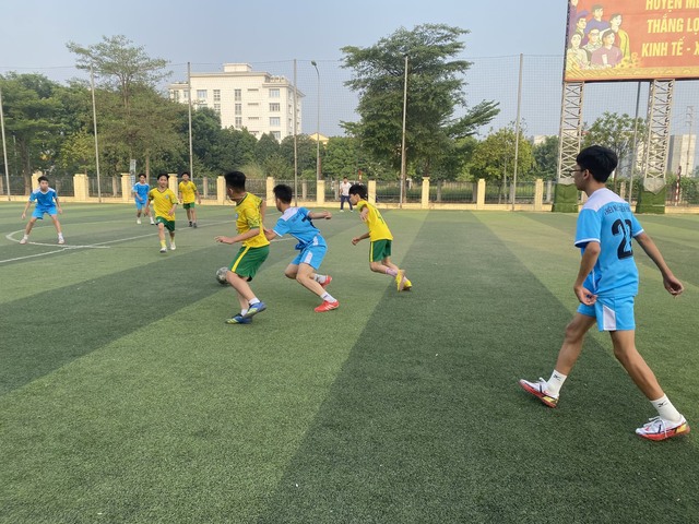 Đội bóng xã Tiến Thịnh vào bán kết giải bóng đá thiếu niên huyện Mê Linh năm 2022
 - Ảnh 2.