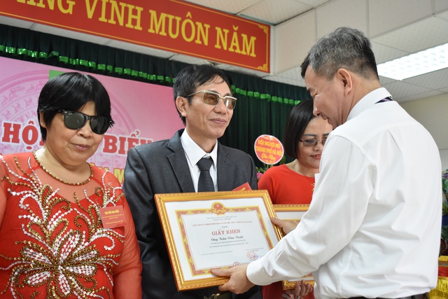 Hội Người mù huyện Mê Linh tổ chức thành công Đại hội đại biểu lần thứ VIII, nhiệm kỳ 2022 - 2027 - Ảnh 15. Hội Người mù huyện Mê Linh tổ chức thành công Đại hội đại biểu lần thứ VIII, nhiệm kỳ 2022 - 2027 - Ảnh 15.