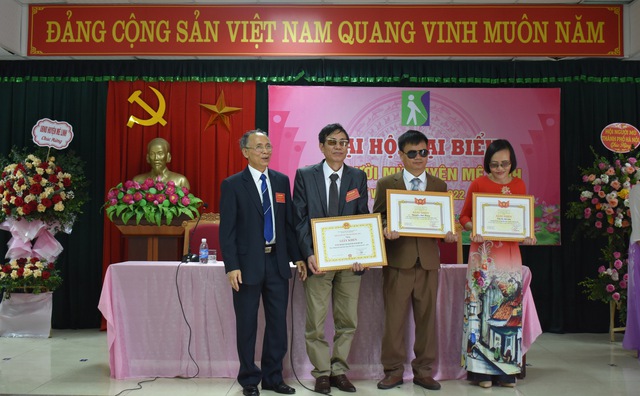 Hội Người mù huyện Mê Linh tổ chức thành công Đại hội đại biểu lần thứ VIII, nhiệm kỳ 2022 - 2027 - Ảnh 6.