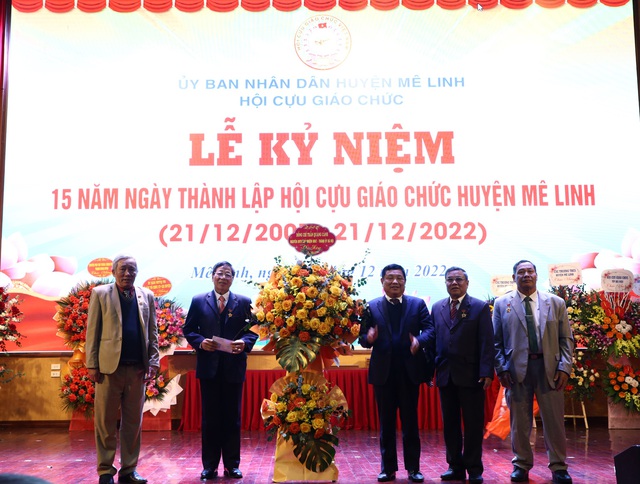 Hội Cựu giáo chức huyện Mê Linh kỷ niệm 15 năm thành lập Hội - Ảnh 3. Hội Cựu giáo chức huyện Mê Linh kỷ niệm 15 năm thành lập Hội - Ảnh 3.